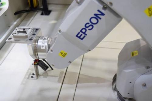 受3C市场推动 爱普生SCARA机器人中国市场占有率近四成