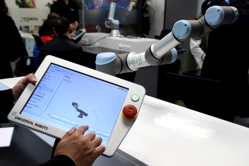 优傲机器人助力企业快速实现低成本柔性化生产